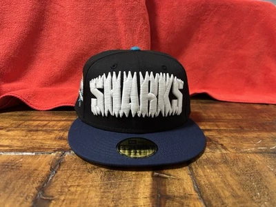 Tiburones San José Negro Azul Marino Blanco New Era Equipado 7 5/8 Rosa UV Brilla en la Oscuridad Foto 1 de 4