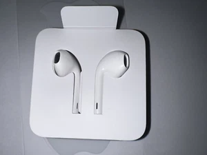 Authentic Apple Wired iPhone iPad IPod Ear Buds White AIR Buds. - Zdjęcie 1 z 6