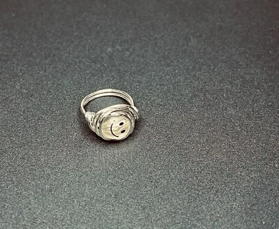 Smiley Face Ring Wire Band Fun Ring Fidget Ring Anxiety Face Turning Ring - Image 1 of 4