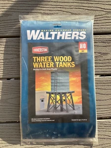 WALTHERS CORNERSTONE 1/87 HO SCALE THREE WOOD WATER TANKS MODEL KITS 933-3507 FS - Picture 1 of 11
