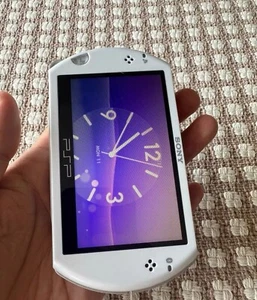 Sony PSP Go Console White (Preowned) - Picture 1 of 1