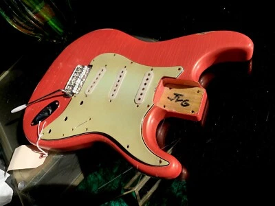 STRAT BODY 60s NitroLacquer FIESTA RED Closert Classic +  PICKGUARD   JVGuitars - Image 1 of 4