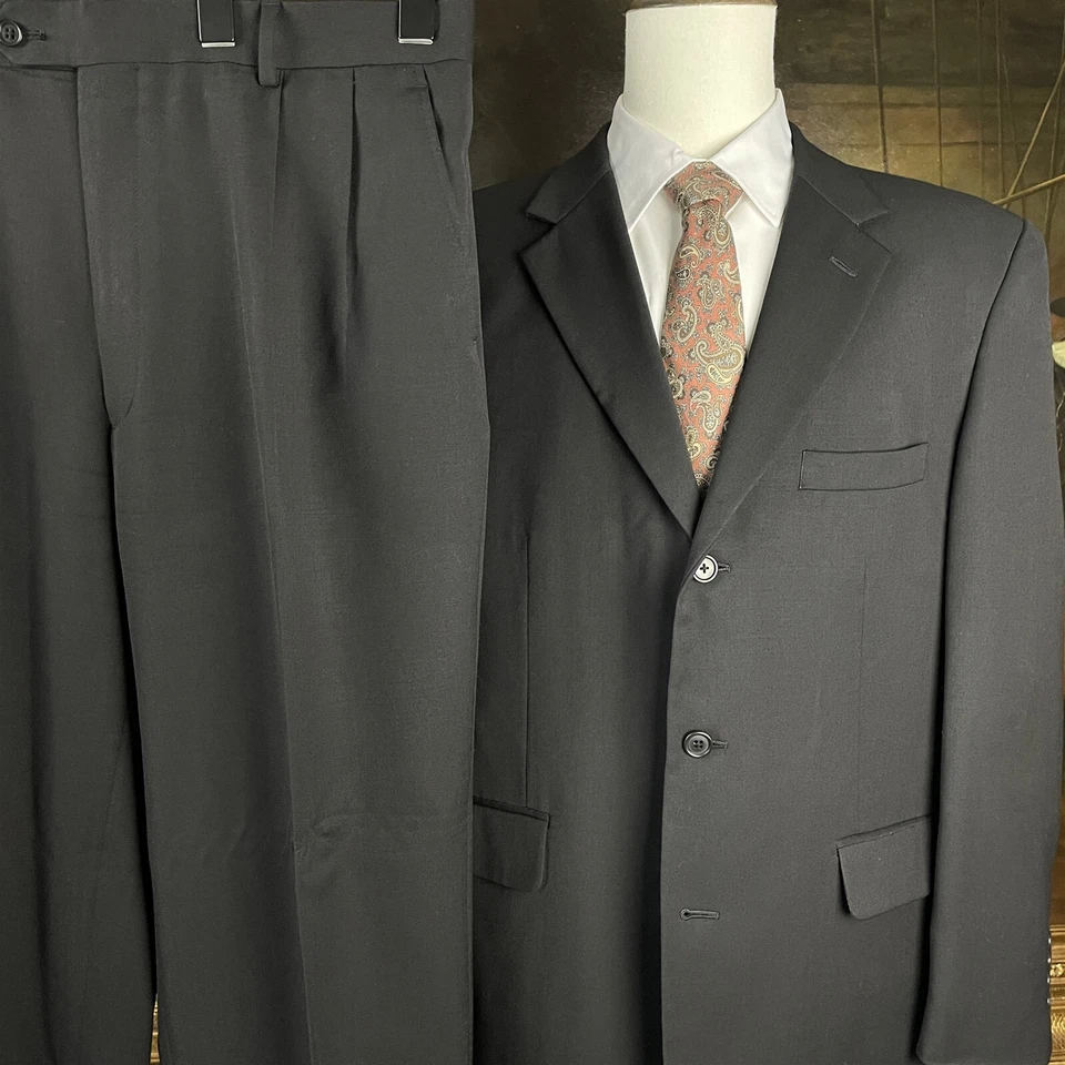 Linea Uomo 44R 34 x 28 2 Piece Black 100% Wool 3 Button Pleated Pants Suit - Image 1 of 4