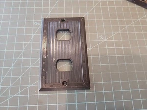 Vtg. Ribbed Bakelite 1 Gang 2 Hole DESPARD Switch Plate Cover Art Deco USA - mkt - Picture 1 of 4