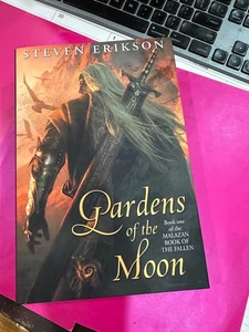 ✎SIGNED LIMITED EDITION✎Gardens of the Moon  Steven Erikson (NEW 3rd prt) - Picture 1 of 7