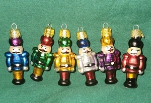 Vintage Miniatur Spielzeug Soldaten Glas Weihnachtsschmuck 6er Set alle Farben - Bild 1 von 3