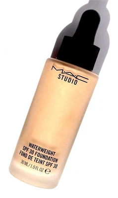 MAC Waterweight SPF30 Foundation NW22 30ml - Image 1 of 2