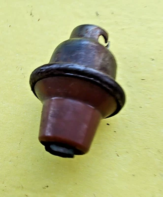 FIAT 500 600 600D 1100 1500 MULTIPLA  KNURLED DASH LAMP  LIGHT BULB HOLDER - Image 1 of 3