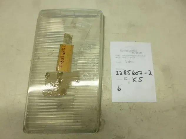 Volvo 340 360 GLAS Streuscheibe Scheinwerfer Hauptscheinwerfer rechts 3285607 - Bild 1 von 1