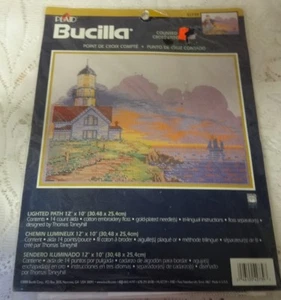 NUEVO Camino Iluminado Punto de Cruz Contado Bucilla Antiguo Kit de Stock 42739 - Imagen 1 de 3