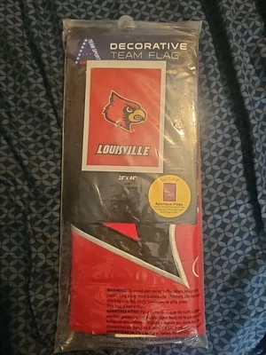 Louisville Cardinals Bird Licencia Oficial Colegiata 28x44 Bandera Roja Foto 1 de 2