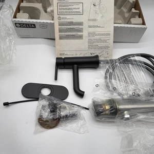 Delta Trinsic Triasic Single Handle Lav. with pop-up drain 559LF-BLMPU - Picture 1 of 5