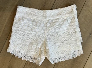 Ann Taylor Loft Shorts The Riviera White Crochet Lace Skort Size 2 - Picture 1 of 9