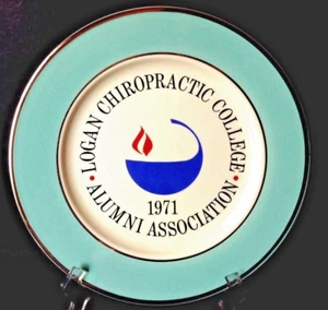 VTG LOGAN CHIROPRACTIC COLLAGE 1971 ALUMNI ASSOCIATION DECORATIVE 10-1/2’’ PLATE - Picture 1 of 5