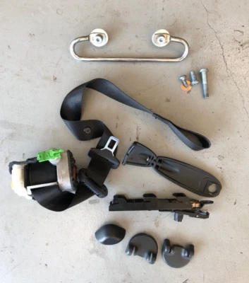 2001-2004 Mercedes-Benz  C320 C240 Seat Belt Front Right Passenger Black OEM - Image 1 of 4