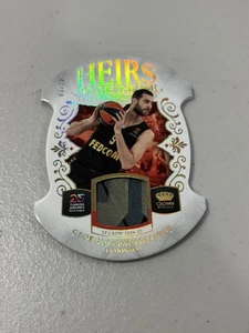 2024/25 Panini Crown Royale EUROLIGA GEORGIOS PAPAGIANNIS CAMISETA HEREDEROS/25 - Imagen 1 de 2