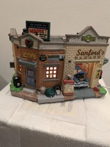 LEMAX CAROLE TOWNE SANFORD'S GARAGE 2012 HOLIDAY VILLAGE beleuchtet - Bild 1 von 7
