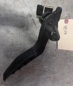 2004-2012 Chevy Malibu 2005-2010 Pontiac G6  Accelerator Throttle PedaL  #4073 - Picture 1 of 2