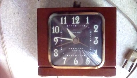 1960'S E. INGRAHAM HARMONY HOUSE ELECTRIC ALARM CLOCK MODEL 34-157 WORKS Cover