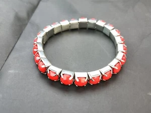Vintage Red Faceted Beaded Bracelet 7 Inch Silvertone Excellent Condition - Picture 1 of 5