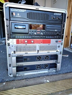 2 ALTAVOCES SERIE PEAVEY PVX12 con 2 AMPLIFICADORES YAMAHA Y MÁS incluidos en cubierta Foto 1 de 4