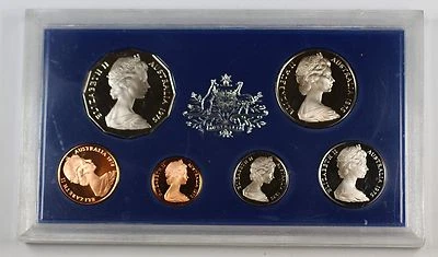 1975 Australian Proof Set, 6 Gem Coins, Scuffs on the Case - Image 1 of 2