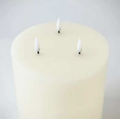 Infinity Wick Ivory 3-LED 6”x6” vela pilar alimentada por batería con temporizador y control remoto Foto 1 de 4