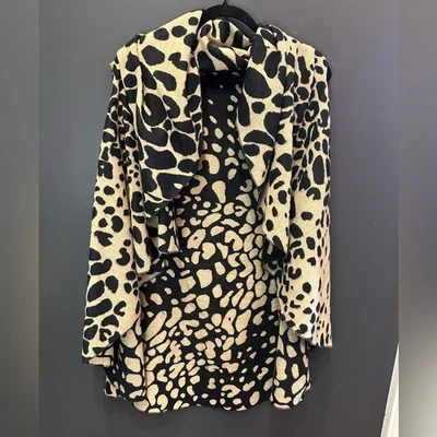 Plumero negro y crema | Capa acogedora | Estilo poncho | Talla única Foto 1 de 4