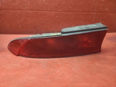 Luz trasera izquierda Mitsubishi Eclipse 1995-1999 MB881909 luz trasera lado del conductor Foto 1 de 4