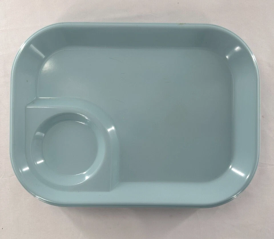 Vintage Rubbermaid Melamine Lunch Plates/Snack Tray Set of 6 - Image 1 of 3