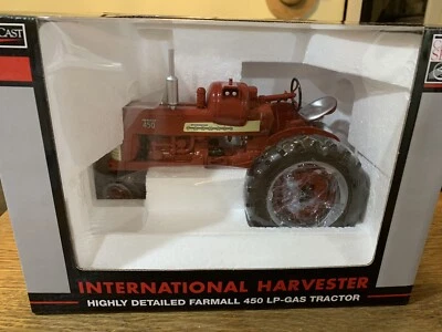 1/16th Spec Cast High Detail IH Farmall 450 LP Gas Narrow ZJD1619 - Image 1 of 4
