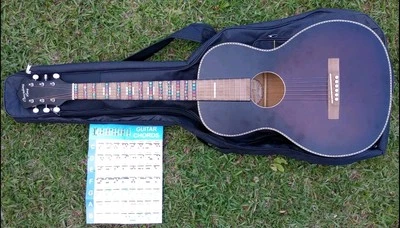  Guitarra acústica en excelente estado usada Foto 1 de 4