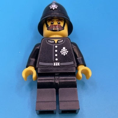 Lego Series 11 Constable Minifigure 71002 - Image 1 of 4