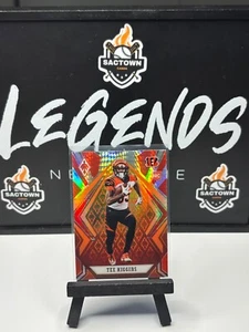 2020 Panini Phoenix - Rookies Tee Higgins #110 Fire Burst (RC) - Picture 1 of 2