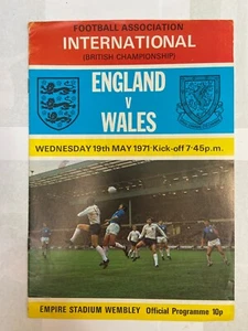 Programa de fútbol Inglaterra v Gales 19 de mayo de 1971 en Wembley 824c - Imagen 1 de 3