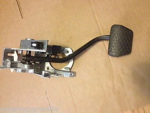 06 BMW 325i E90 4D SEDAN Brake Pedal Assembly Foot Lever Brake Light Sensor - Picture 1 of 11