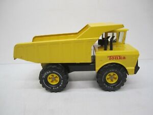 Vtg c1970s-80s Tonka Pressed Metal Steel Toy Dump Truck XMB-975 Plastic Wheels