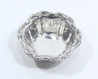 Tazón/taza de salsa Birks de plata esterlina con borde festoneado pequeño - 18 g Canadá Foto 1 de 4