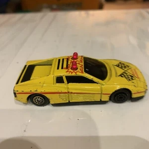 CORGI FERRARI TESTAROSSA DIECAST TRACK MARSHALL 3” 1985 - Used Condition - Picture 1 of 6