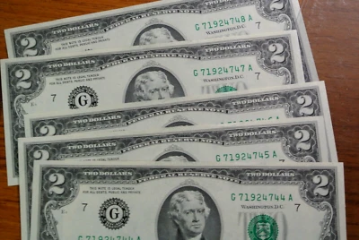 Lot of 5 Two Dollar Bill $2 Notes 1976 CRISP UNC $10 FV  CONSECUTIVE SERIAL #S - Image 1 of 4