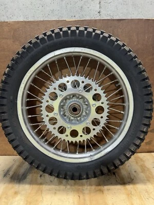 Roda traseira e pneu 01 Ktm 300 Exc *roda danificada - Imagem 1 de 4