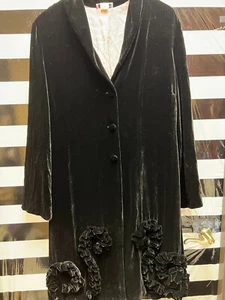Women "Sarah-Jane" blk velvet long sleeve coat. Size.XL. Prev. owned - Picture 1 of 2