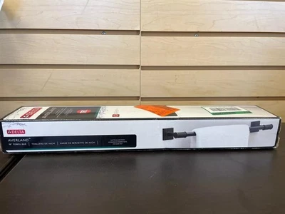 Anillo de toalla montado en la pared Pfister Briscoe en níquel cepillado Spot Defense Foto 1 de 3