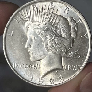 1923 P Peace dollar GEM BU - Picture 1 of 4