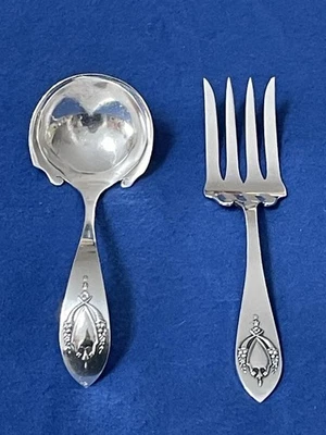 Sterling Silver by Lunt 1905 Meat Serving Fork 7"and Gravy Ladle 6" Mount Vernon - Image 1 of 4