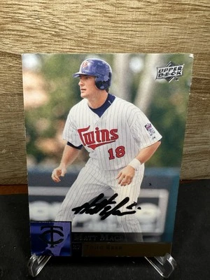 2009 Upper Deck Matt Macri #736 Minnesota Twins ON-CARD AUTOGRAPH AUTO - Image 1 of 2