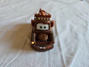 Disney Pixar Cars 2 Luces y Sonidos MATER Suelto Hablo - Imagen 1 de 6