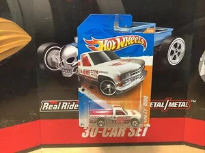 Hot Wheels Track Stars '11 Chevy 1500 Pickup 2010 SR - Picture 1 of 4