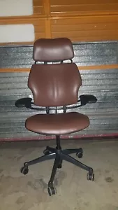 Humanscale Freedom Brown Leather Look Vinyl Headrest Task Chair Arm Office Home - Picture 1 of 4