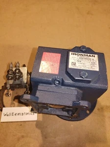 GROVE GEAR GR8180543.16 Single-Reduction Worm Reducers, 30:1, Cast Iron - Picture 1 of 5